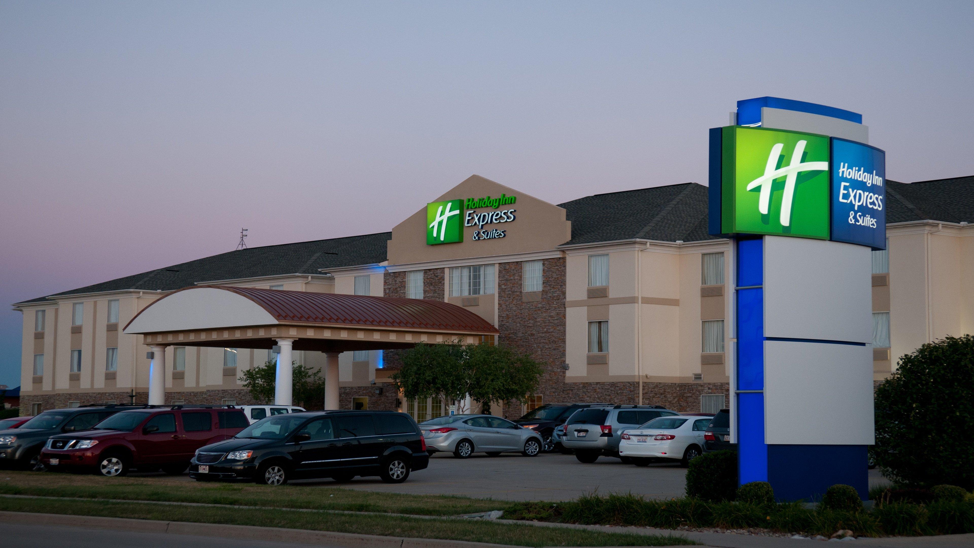 Holiday Inn Express Hotel & Suites Bloomington-Normal University Area By Ihg Экстерьер фото